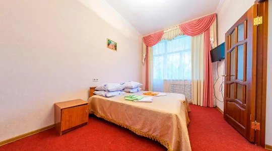 Санаторий Кавказ Кисловодск. 2 местный 2 комнатный улучшенный номер с балконом